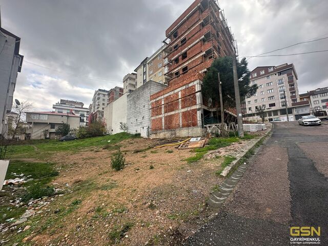 6-GSN GAYRİMENKULDEN MUHAMMER AKSOY DA 300M2 KİRALIK ARSA